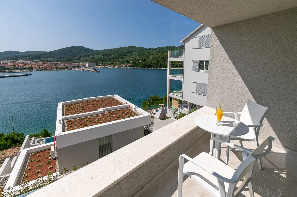Seaside Villa Escape with Pool, Vela Luka