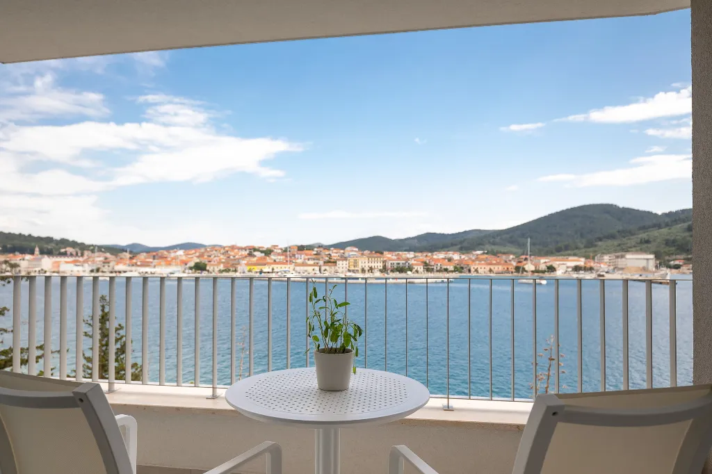 Seaside Villa Escape with Pool, Vela Luka