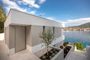 Seaside Villa Escape with Pool, Vela Luka