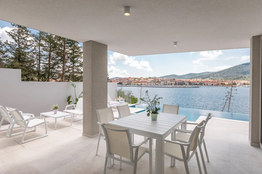 Seaside Villa Escape with Pool, Vela Luka