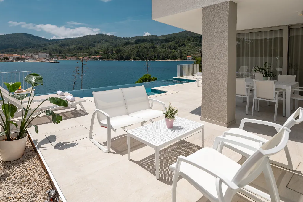 Seaside Villa Escape with Pool, Vela Luka