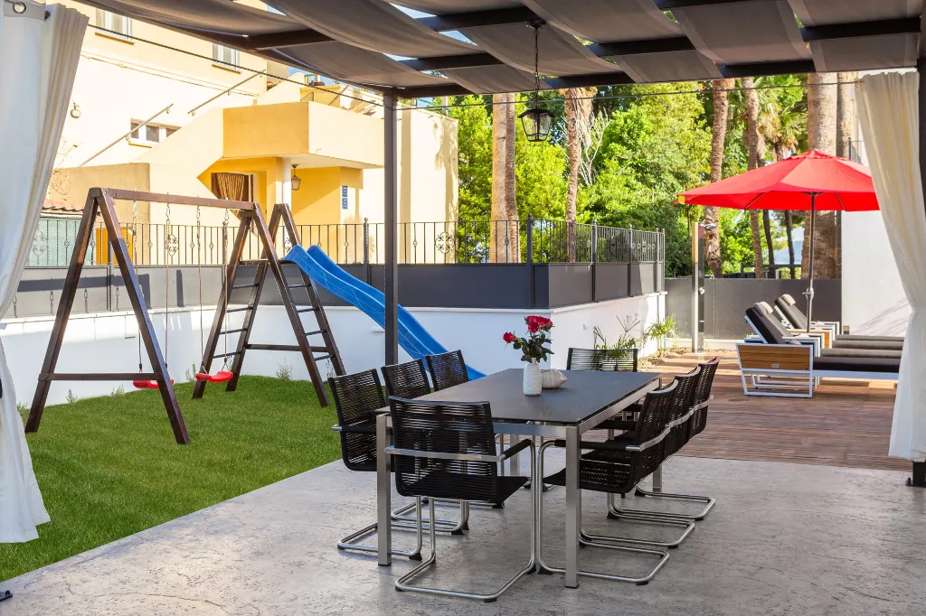 Modern 7-Bedroom Villa with Heated Pool in Kaštel Stari