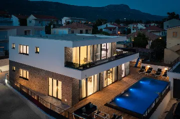 Modern 7-Bedroom Villa with Heated Pool in Kaštel Stari