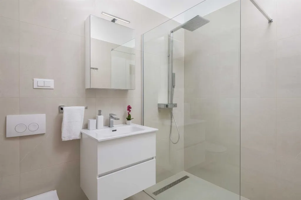 Modern 7-Bedroom Villa with Heated Pool in Kaštel Stari
