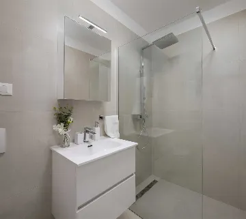 Modern 7-Bedroom Villa with Heated Pool in Kaštel Stari