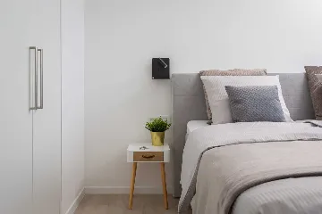 Modern Seafront Villa with Pool in Kaštel Kambelovac