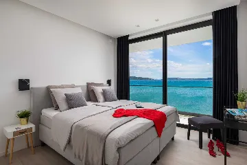 Modern Seafront Villa with Pool in Kaštel Kambelovac