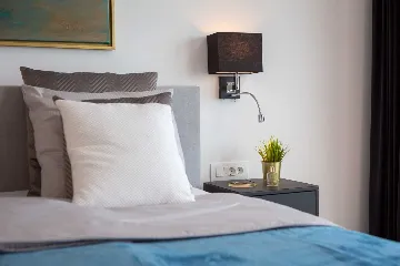 Modern Seafront Villa with Pool in Kaštel Kambelovac