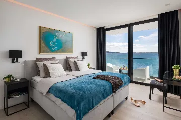 Modern Seafront Villa with Pool in Kaštel Kambelovac