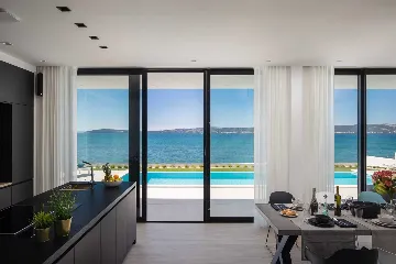 Modern Seafront Villa with Pool in Kaštel Kambelovac