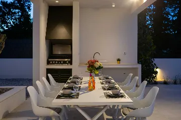 Modern Seafront Villa with Pool in Kaštel Kambelovac