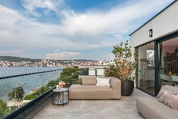 Seaside Retreat Villa in Okrug Gornji with 8 Bedrooms