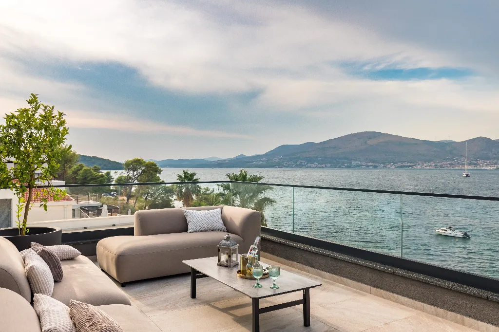 Seaside Retreat Villa in Okrug Gornji with 8 Bedrooms