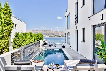 Seaside Retreat Villa in Okrug Gornji with 8 Bedrooms