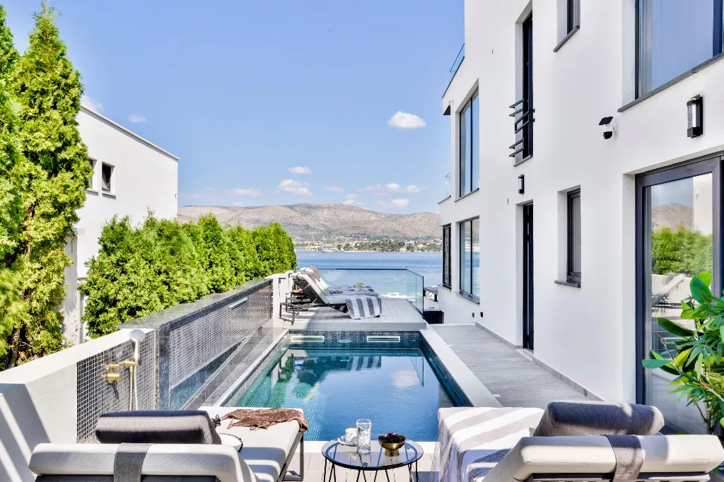 Seaside Retreat Villa in Okrug Gornji with 8 Bedrooms