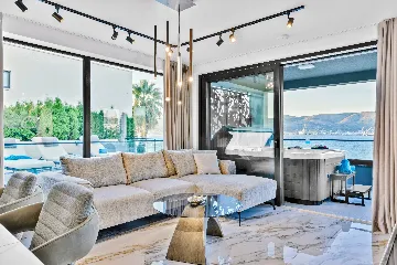 Seaside Retreat Villa in Okrug Gornji with 8 Bedrooms