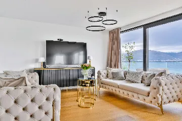 Seaside Retreat Villa in Okrug Gornji with 8 Bedrooms