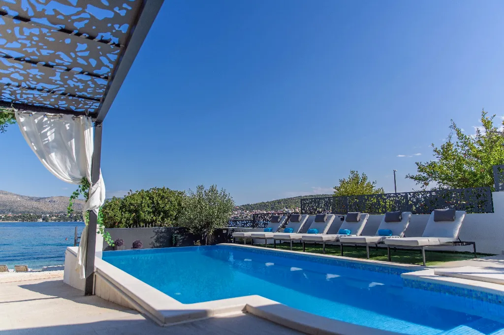 Seaside Retreat Villa in Okrug Gornji with 8 Bedrooms