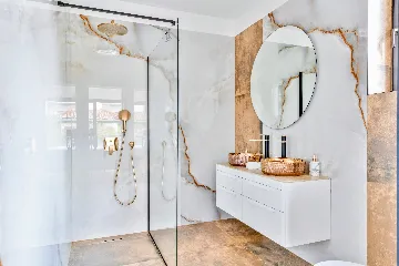 Seaside Retreat Villa in Okrug Gornji with 8 Bedrooms