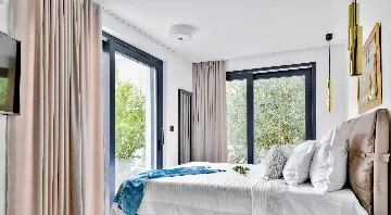 Seaside Retreat Villa in Okrug Gornji with 8 Bedrooms