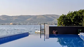 Seaside Retreat Villa in Okrug Gornji with 8 Bedrooms