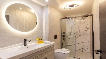 Seaside Retreat Villa in Okrug Gornji with 8 Bedrooms