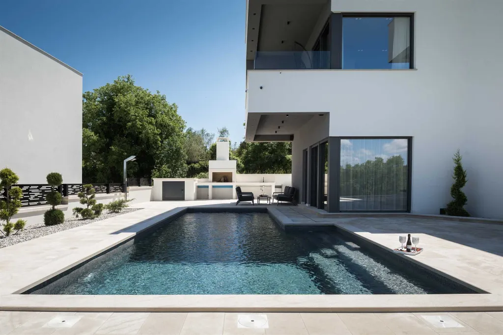 Modern Villa with Pool and Jacuzzi in Rakalj