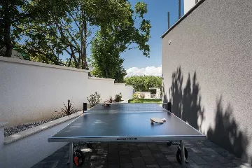 Modern Villa with Pool and Jacuzzi in Rakalj