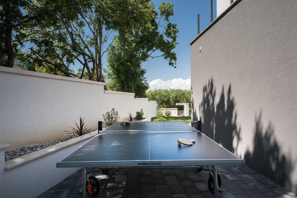 Modern Villa with Pool and Jacuzzi in Rakalj