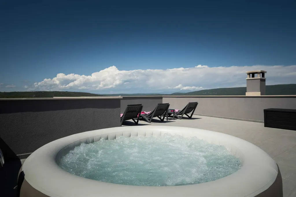 Modern Villa with Pool and Jacuzzi in Rakalj