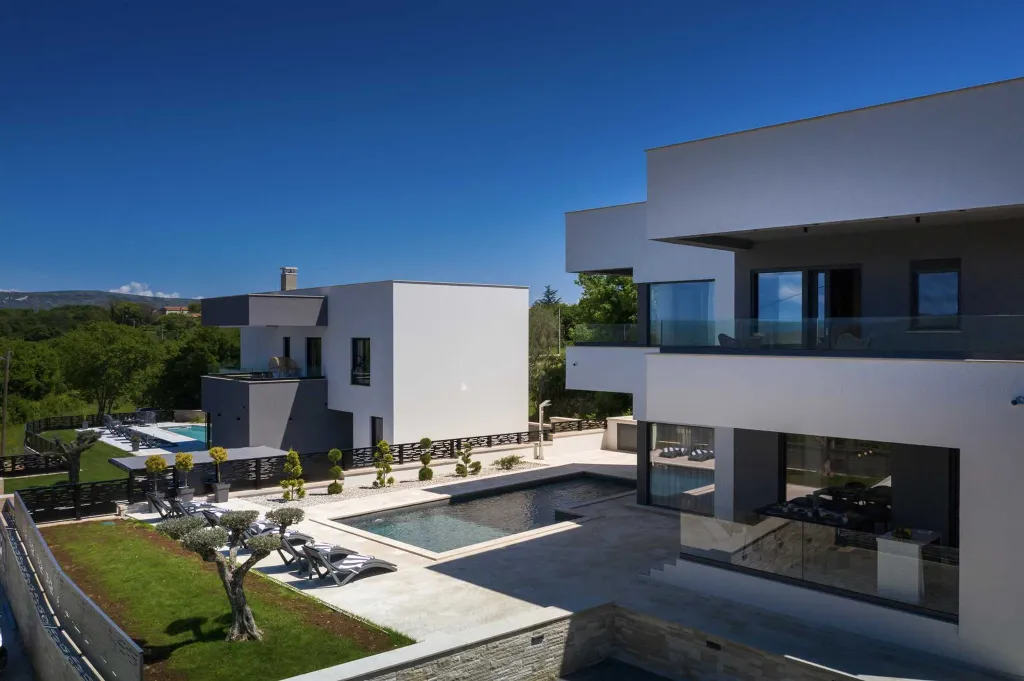 Modern Villa with Pool and Jacuzzi in Rakalj