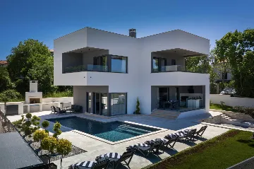 Modern Villa with Pool and Jacuzzi in Rakalj