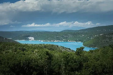 Modern Villa with Pool and Jacuzzi in Rakalj