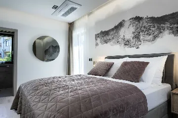 Modern Villa with Pool and Jacuzzi in Rakalj