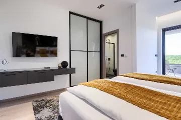 Modern Villa with Pool and Jacuzzi in Rakalj