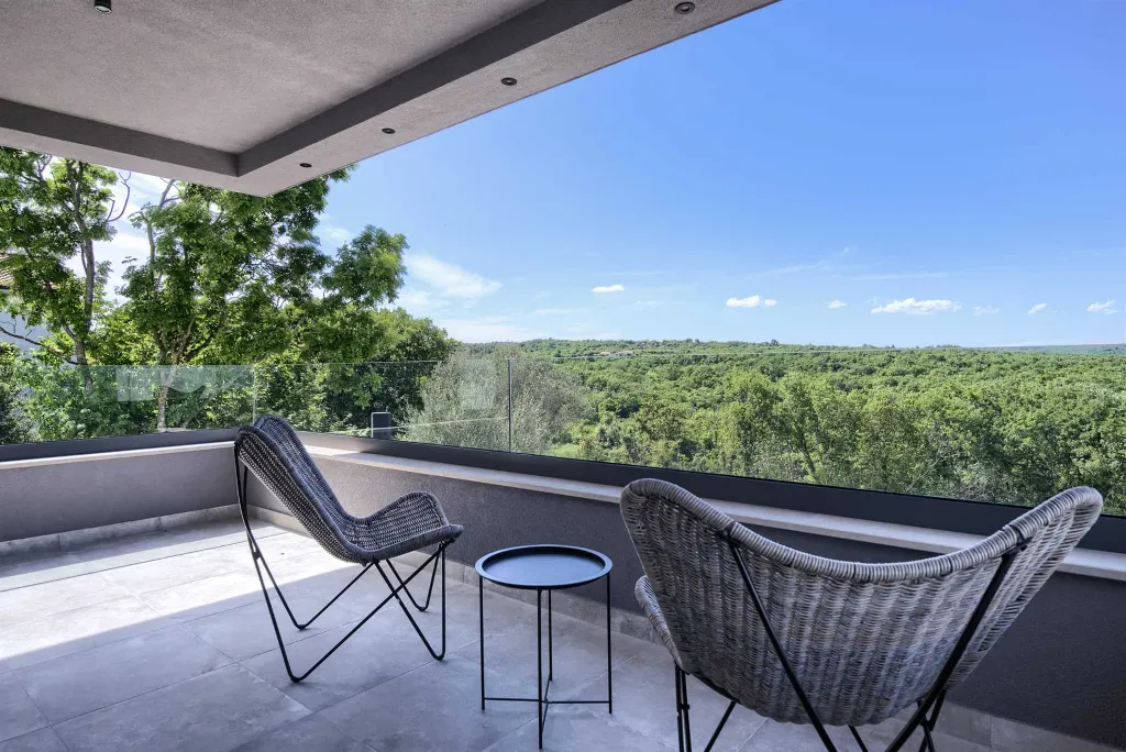 Modern Villa with Pool and Jacuzzi in Rakalj