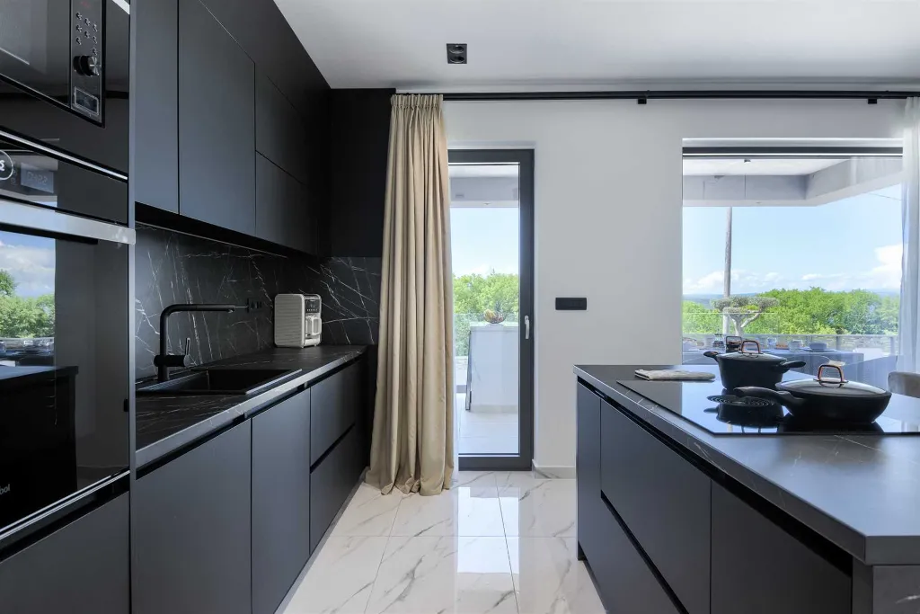 Modern Villa with Pool and Jacuzzi in Rakalj