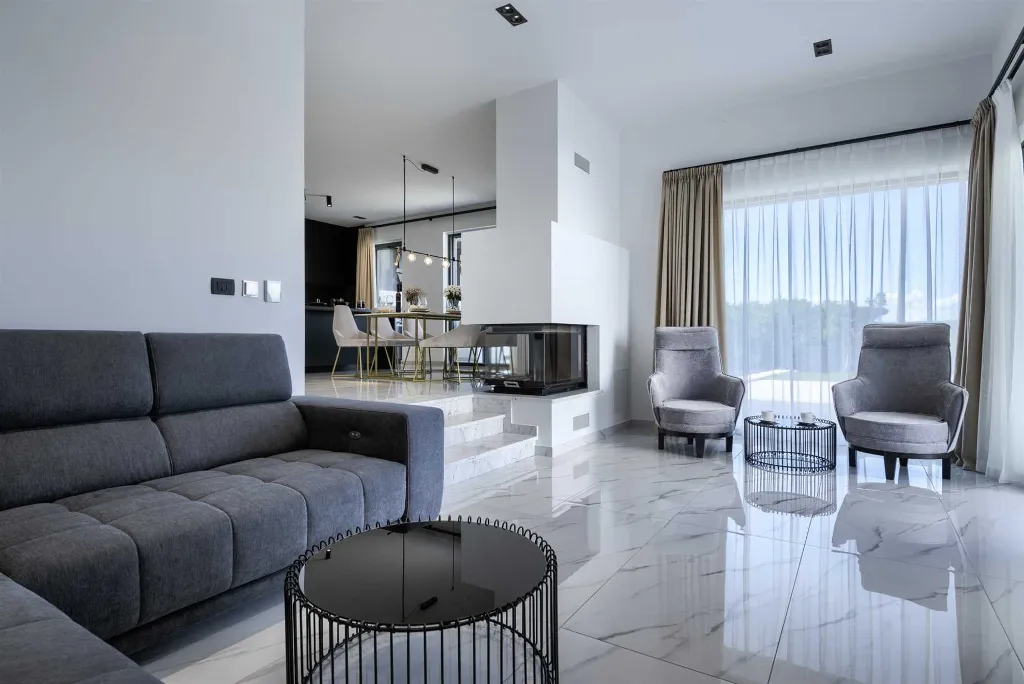 Modern Villa with Pool and Jacuzzi in Rakalj