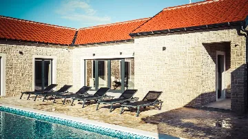 Stone Villa with Pool in Privlaka