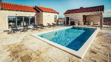 Stone Villa with Pool in Privlaka