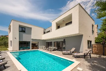 Contemporary Villa with Heated Pool in Solin