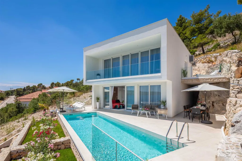 Modern Seaside Villa with Heated Pool in Seget Donji