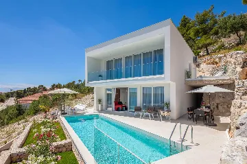 Modern Seaside Villa with Heated Pool in Seget Donji