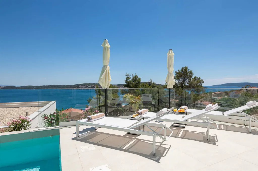 Modern Seaside Villa with Heated Pool in Seget Donji