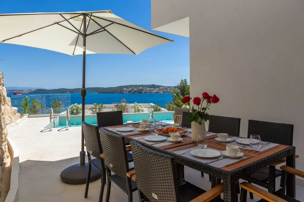Modern Seaside Villa with Heated Pool in Seget Donji