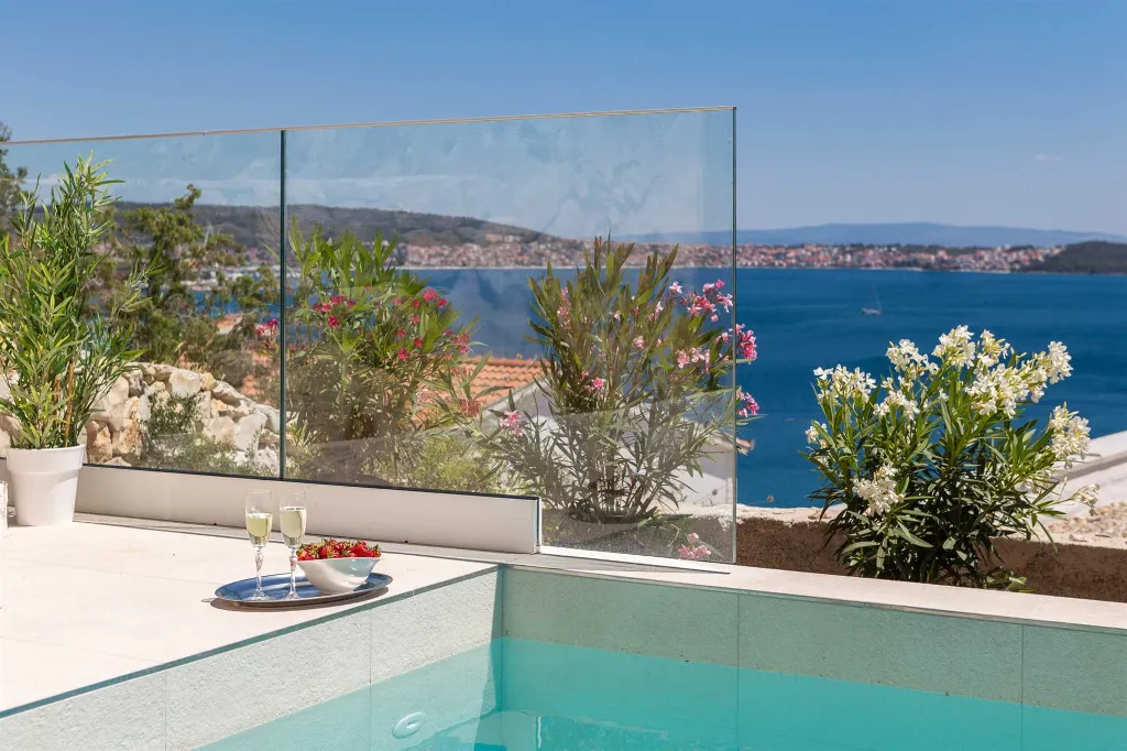 Modern Seaside Villa with Heated Pool in Seget Donji