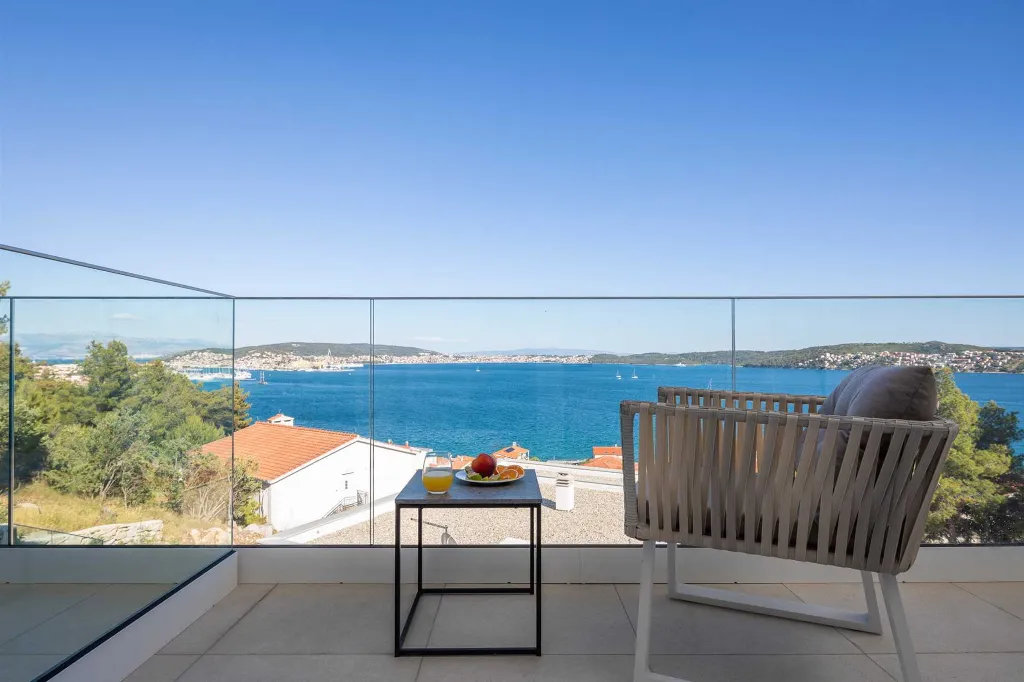 Modern Seaside Villa with Heated Pool in Seget Donji