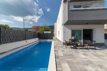 Modern Villa with Heated Pool in Kaštel Stari