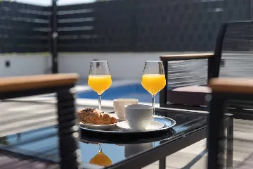 Modern Villa with Heated Pool in Kaštel Stari