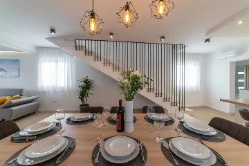 Modern Villa with Heated Pool in Kaštel Stari